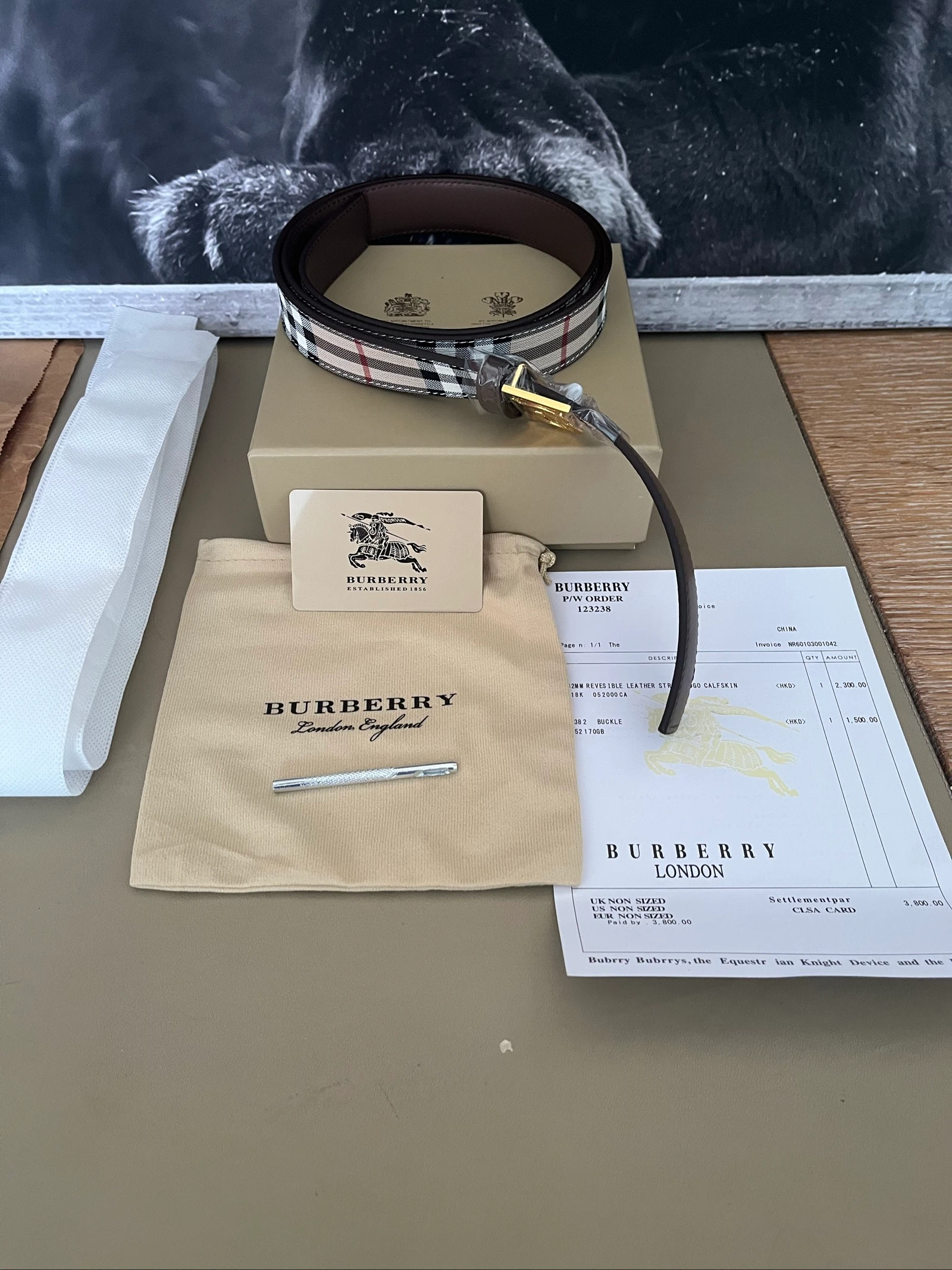 Ceinture neuf avec accessoires 